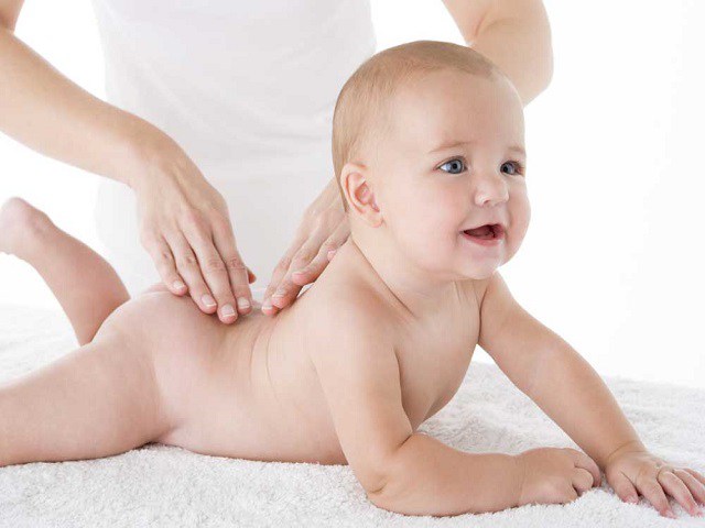 massaggio-bambino